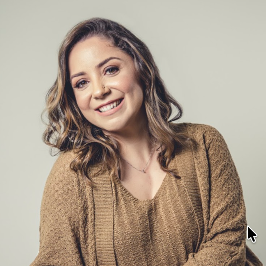Pâmela Arumaa sorrindo