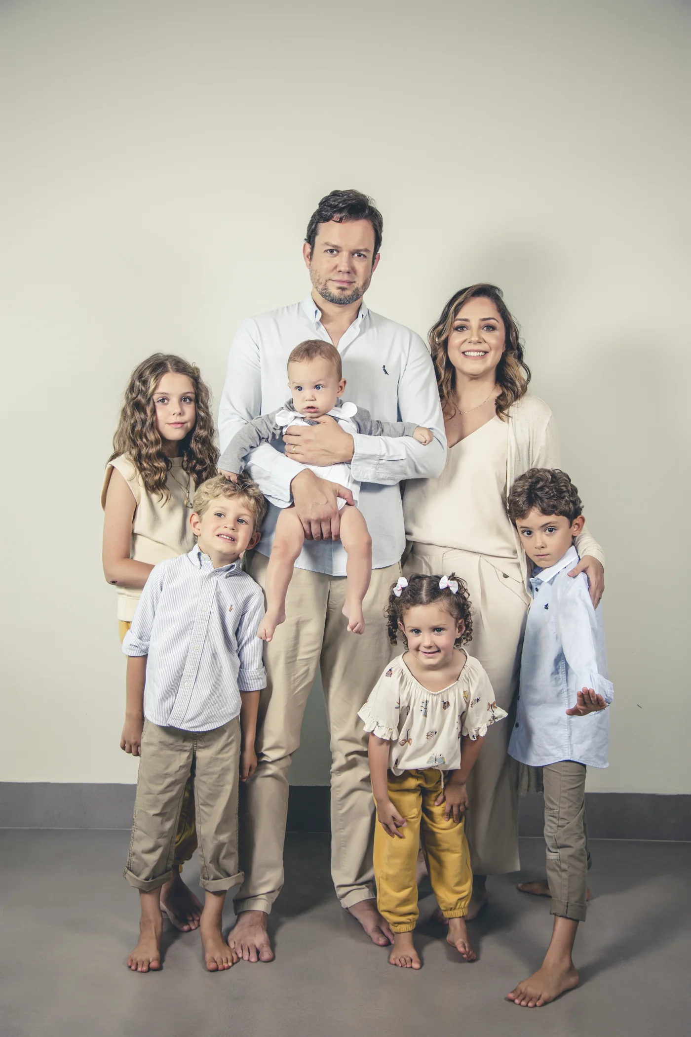 Pâmela Arumaa com o marido e os cinco filhos